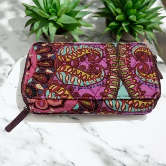Beautiful VERA BRADLEY Wallet Resort Medallion Burgundy Print RFID.GUC!! - Picture 3 of 5